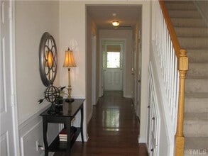 Room in Townhome on Ruby Walk Dr in Morrisville, NC - Foto de edificio - Building Photo