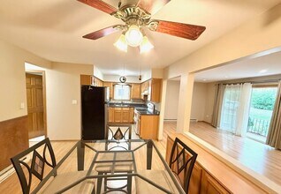 8029 Beloit Ave, Unit 1B in Bridgeview, IL - Building Photo - Building Photo
