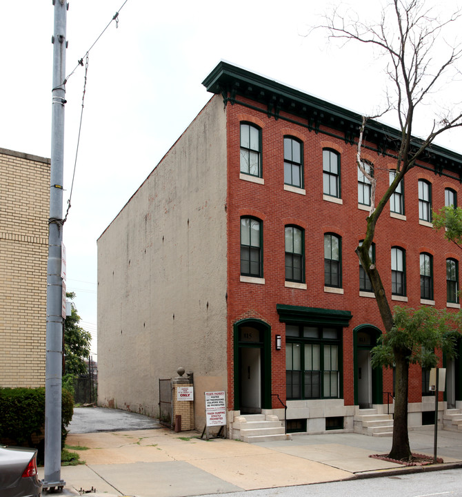 815 N Calvert St in Baltimore, MD - Building Photo