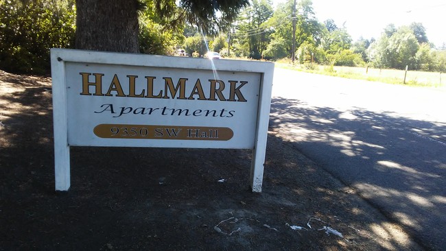 Hallmark Apartments in Tigard, OR - Building Photo - Building Photo