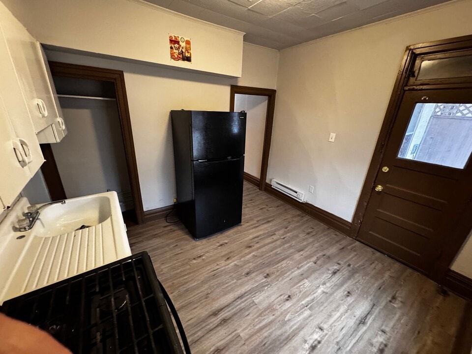 1921 Market St in Harrisburg, PA - Foto de edificio