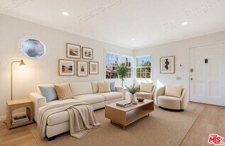 2308 Pisani Pl in Los Angeles, CA - Building Photo