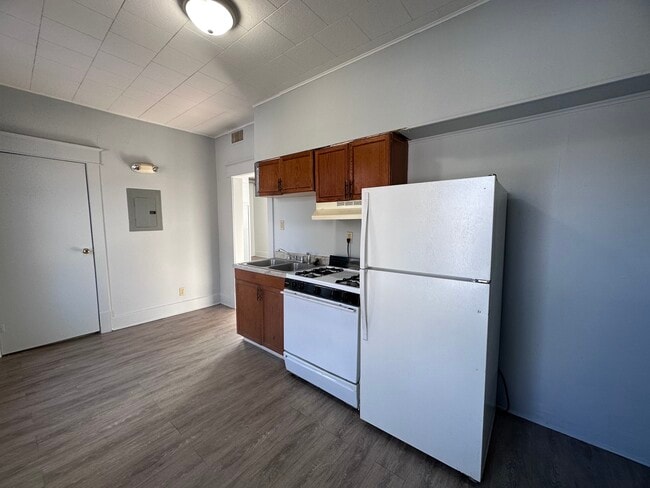 1112 N Gilbert St in Danville, IL - Building Photo - Building Photo