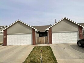 5480 Colburn Ct E in Bel Aire, KS - Building Photo