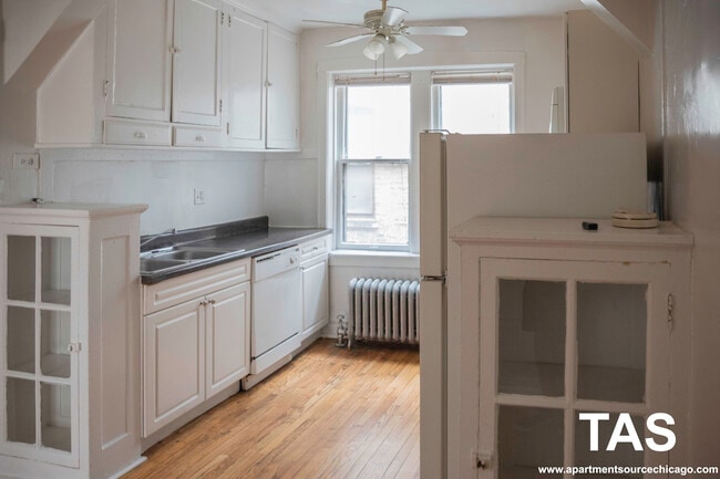 3902 W Argyle St, Unit 3A in Chicago, IL - Building Photo - Building Photo