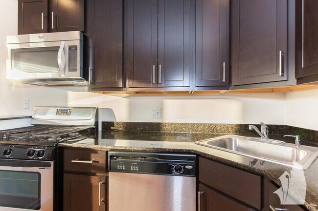 5020 N Sheridan Rd, Unit 406 in Chicago, IL - Foto de edificio - Building Photo