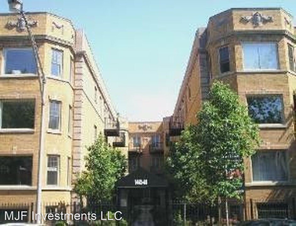 1462 E 69th St in Chicago, IL - Building Photo