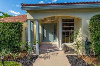 2291 Las Casitas Dr in Wellington, FL - Building Photo - Building Photo