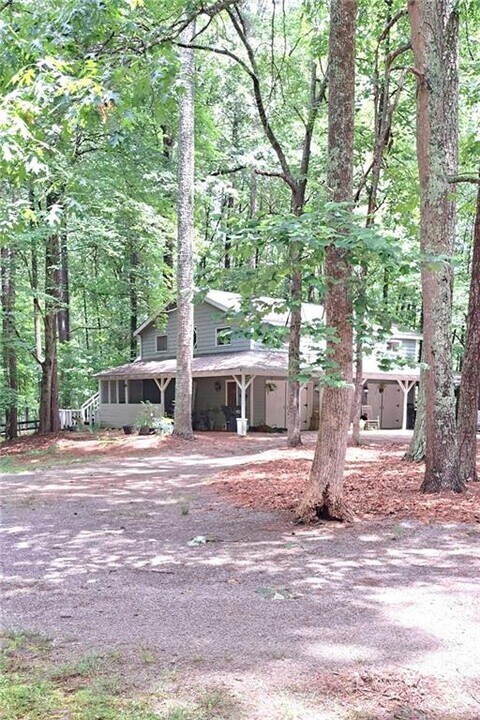 588 Dogwood Lake Trail in Alpharetta, GA - Building Photo