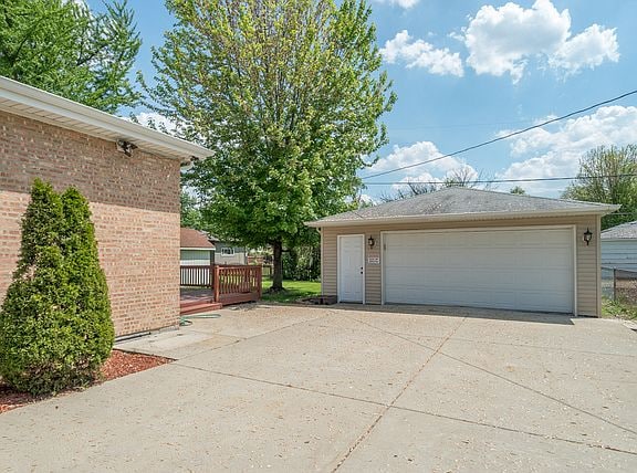 6941 W 96th Pl in Oak Lawn, IL - Foto de edificio - Building Photo