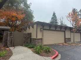 172 Alamo Square Dr in Alamo, CA - Building Photo