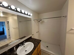 3012 S Bradford St in Seattle, WA - Building Photo - Building Photo