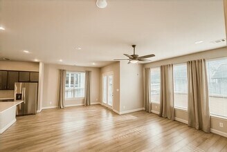 10292 Bayou Oaks Dr in Shenandoah, TX - Building Photo - Building Photo