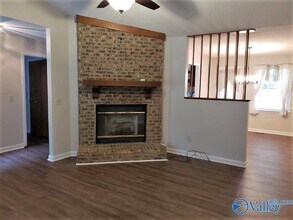 132 Raleigh Way in Huntsville, AL - Building Photo - Building Photo