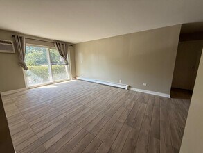 9S025 Lake Dr in Willowbrook, IL - Building Photo - Building Photo