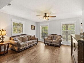1691 Lake Vernon Rd in Leesville, LA - Building Photo - Building Photo