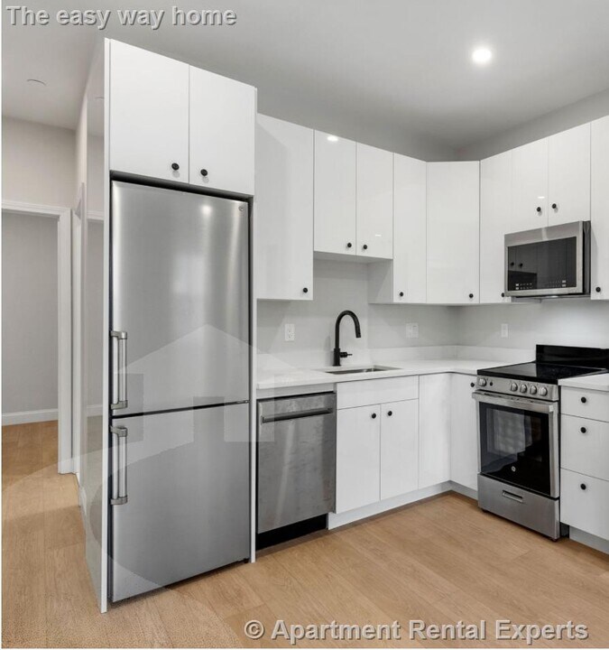 1576 Cambridge St in Cambridge, MA - Building Photo