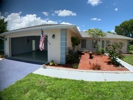 1342 Torreya Cir in North Fort Myers, FL - Building Photo