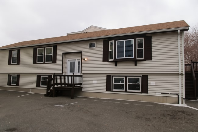 47 Oak Island St, Unit 1