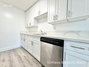 5415 Newcastle Ave, Unit 42 in Los Angeles, CA - Building Photo - Building Photo