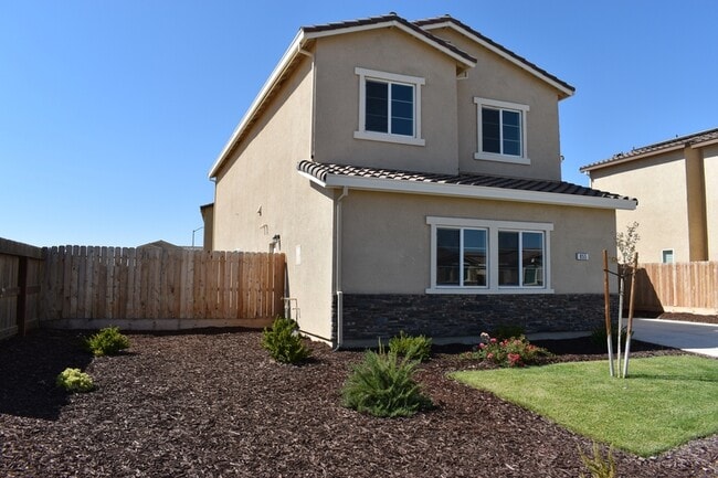 855 Sophie Ct in Merced, CA - Building Photo - Building Photo