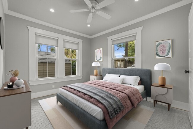 property at 724 E 21st St