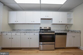 1 S Valley Rd in Paoli, PA - Building Photo - Building Photo