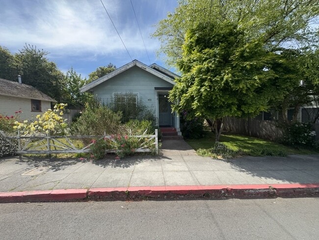 1763 H St in Arcata, CA - Building Photo - Building Photo
