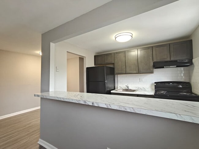 308 Main St in Darby, PA - Foto de edificio - Building Photo