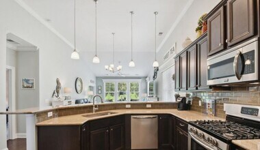 256 Wooden Wheel Ln in Bluffton, SC - Building Photo - Building Photo