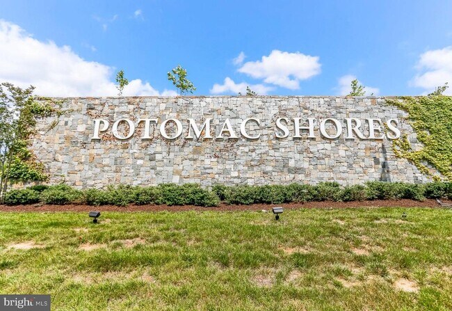 1759 Autumn Maple Leaf Dr in Dumfries, VA - Building Photo - Building Photo
