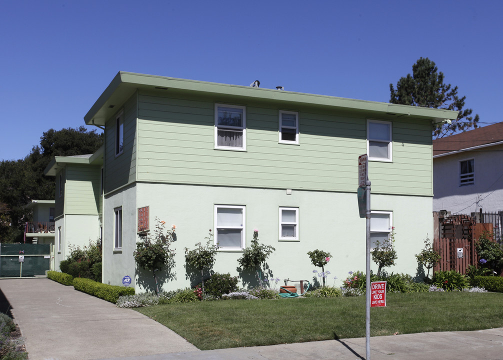 3415-3423 Dimond Ave in Oakland, CA - Building Photo