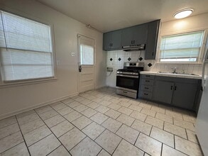 2707 E 9th St in Lubbock, TX - Building Photo - Building Photo