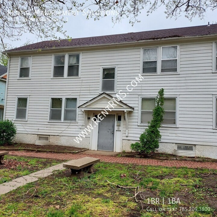 1118 SW Western Ave-Unit -3 in Topeka, KS - Building Photo