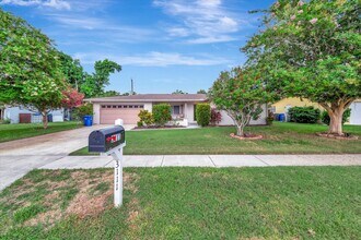 3111 Chase Cir in Sarasota, FL - Building Photo - Building Photo
