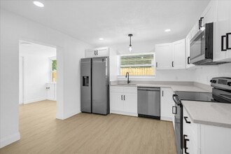 812 W Miller St in Orlando, FL - Building Photo - Building Photo