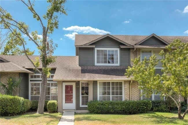 property at 1015 E Yager Ln