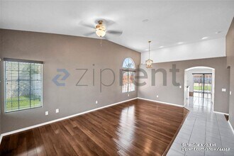 27015 Hemingway Ct in Menifee, CA - Building Photo - Building Photo