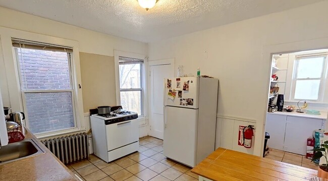 162 Kelton St, Unit 3 in Boston, MA - Building Photo - Building Photo