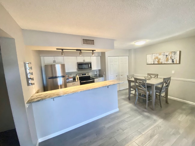 property at 5321 Summerlin Rd