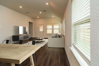 5434 Tourmaline Wy in Brookshire, TX - Foto de edificio - Building Photo