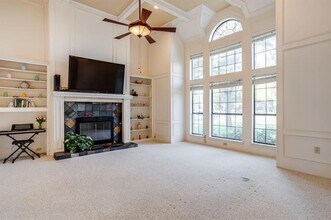 9812 Canyon Crest Cir in Irving, TX - Building Photo - Building Photo