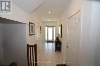 257 Finsbury Ave in Ottawa, ON - Building Photo - Building Photo