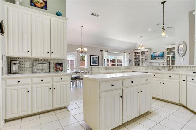 2772 Summertree Dr in Carrollton, TX - Building Photo - Building Photo