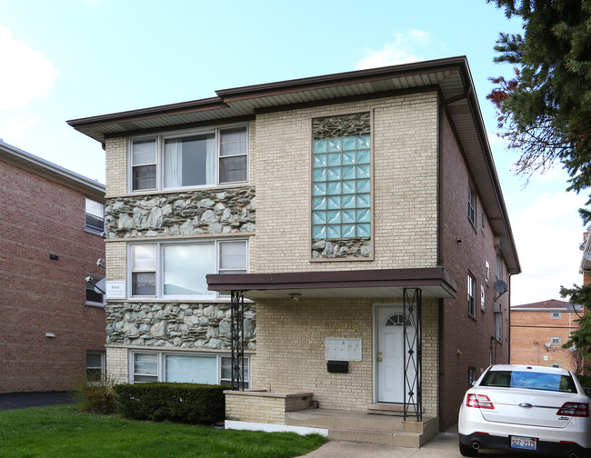 8518 W Catalpa Ave in Chicago, IL - Building Photo - Building Photo