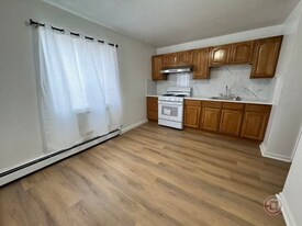 270 Hosmer Ave in Bronx, NY - Building Photo