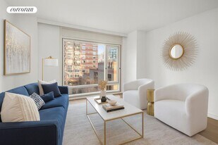 555 W 43rd St in New York, NY - Building Photo