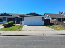 3505-3507 Thistlewood Way in Modesto, CA - Building Photo