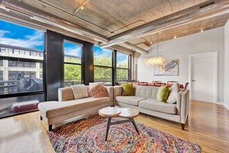 1111 W 15th St in Chicago, IL - Building Photo - Building Photo