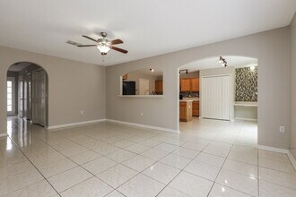 13809 Gentle Woods Ave in Riverview, FL - Building Photo - Building Photo